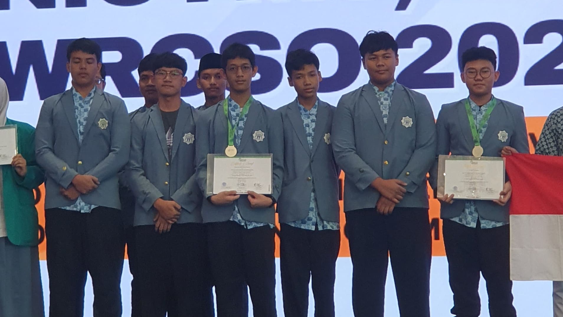 Santri SMA IT AL BINAA BEKASI Raih Prestasi Gemilang di Ajang Internasional